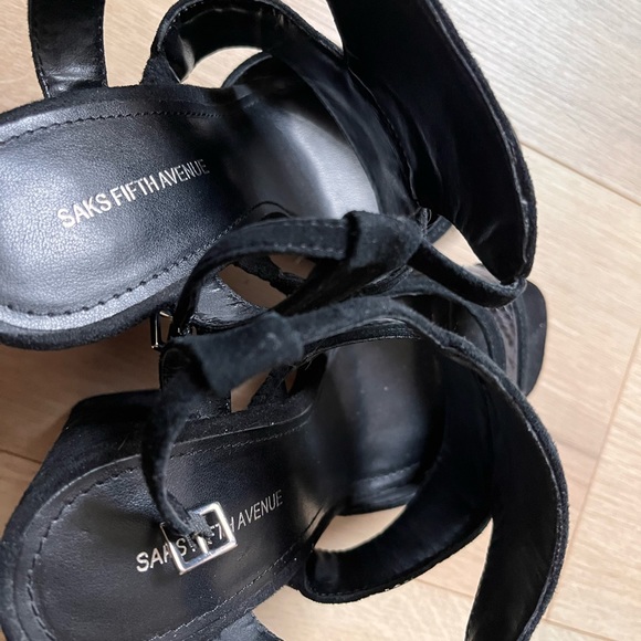 Saks Fifth Avenue Carissa Black Leather Sandals 7 M 4 1/2 inch chunky heel - Picture 9 of 16